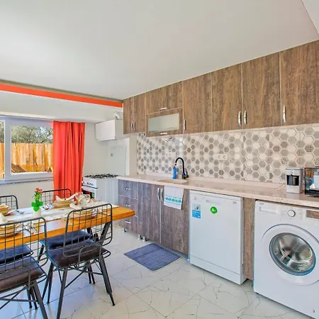Hotel Ovali 4*